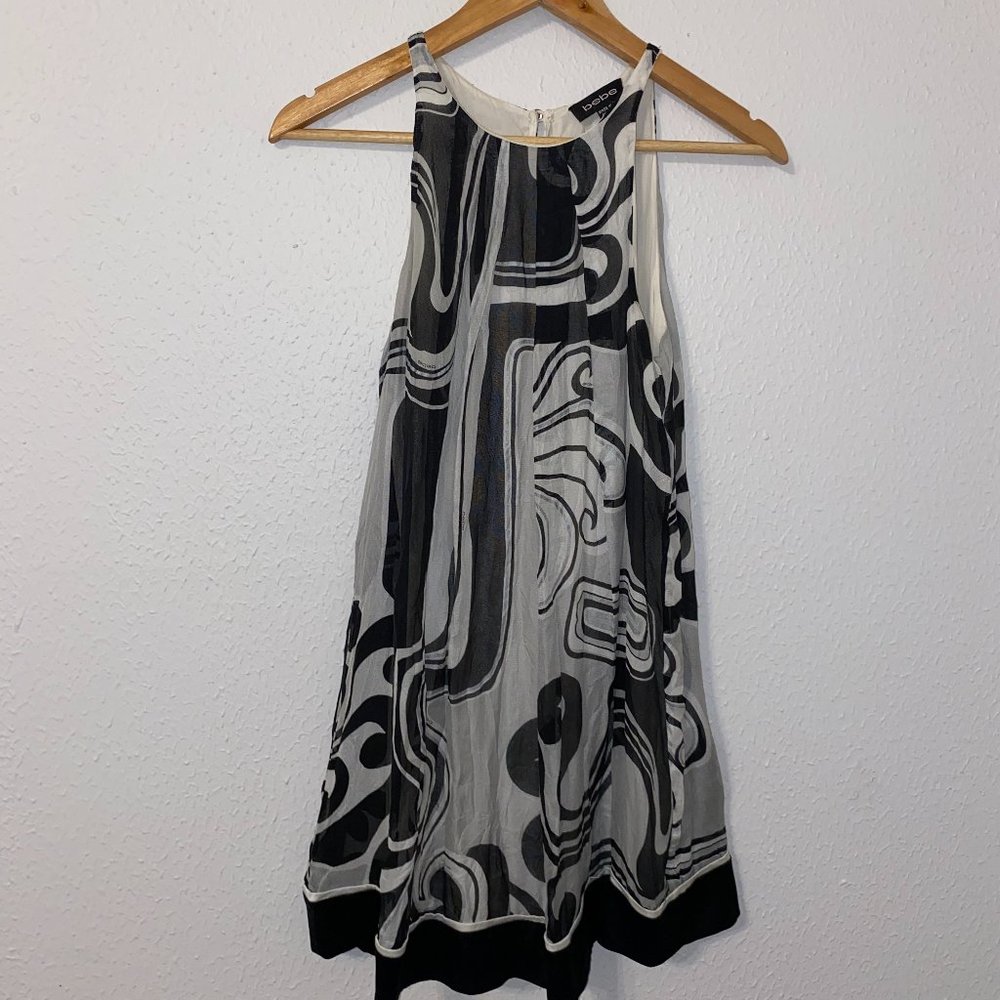 Extra Small Bebe, short black and white patterned dress